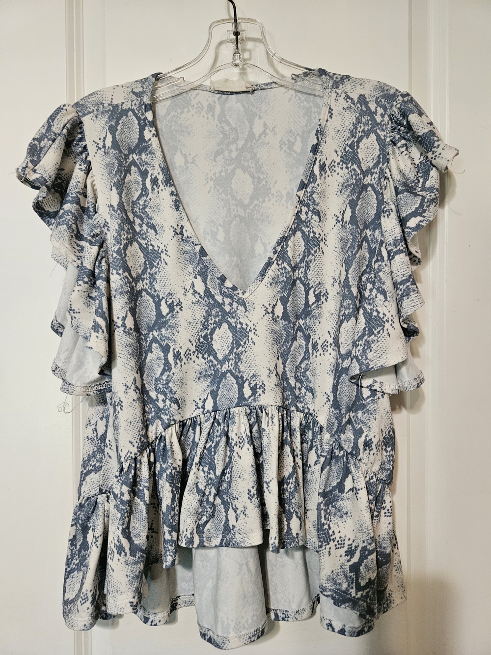 Altar'd State Blue & White Snake-Print Flutter Sleeve V-Neck Tunic